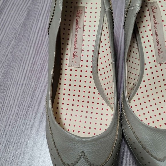 But Another innocent tale Heels - Picture 4 of 8